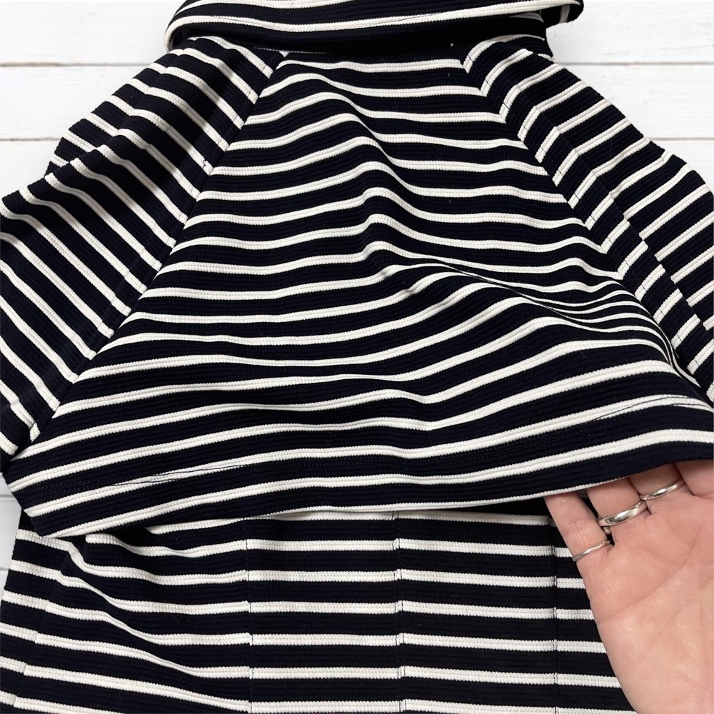 Cabi Women's Navy Blue/White Striped Maritime Trench Coat Size XS - Picture 6 of 8